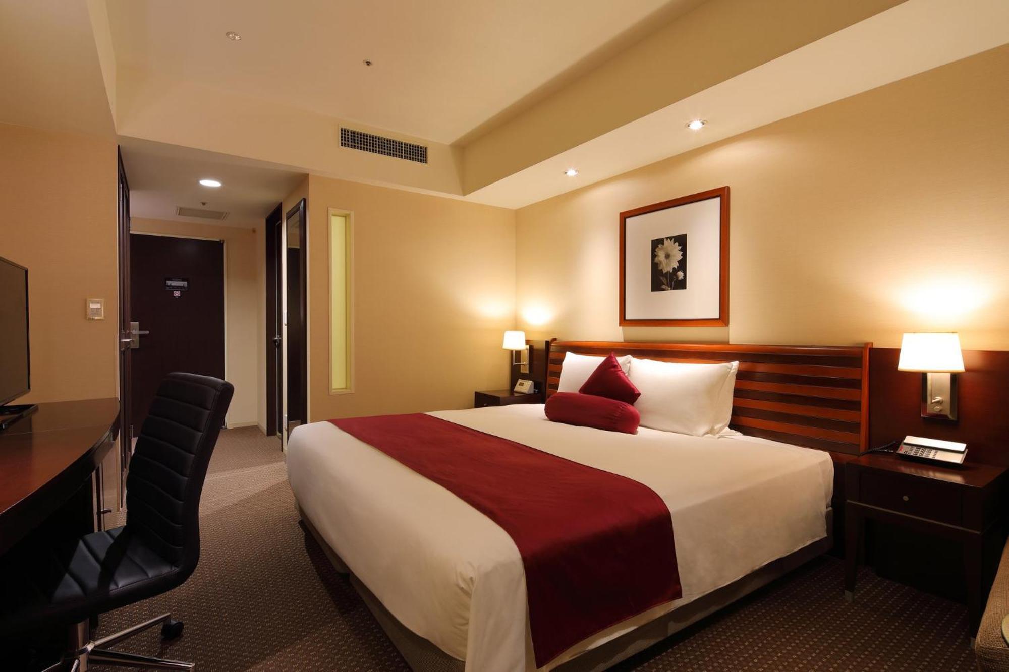 Отель Ana Crowne Plaza Okayama By Ihg Экстерьер фото