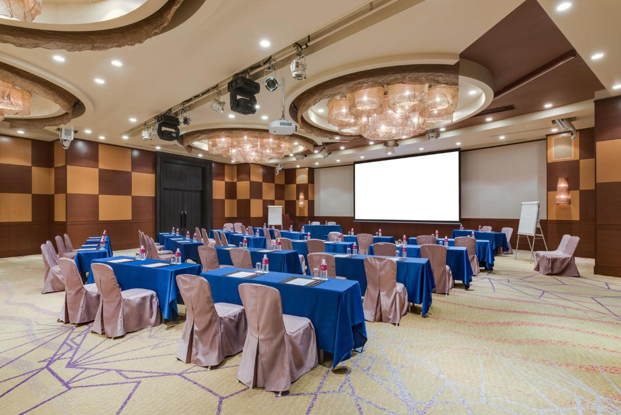 Отель Ana Crowne Plaza Okayama By Ihg Экстерьер фото